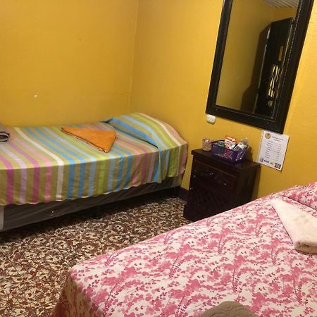 Hotel Alma Maya Antigua Exteriör bild