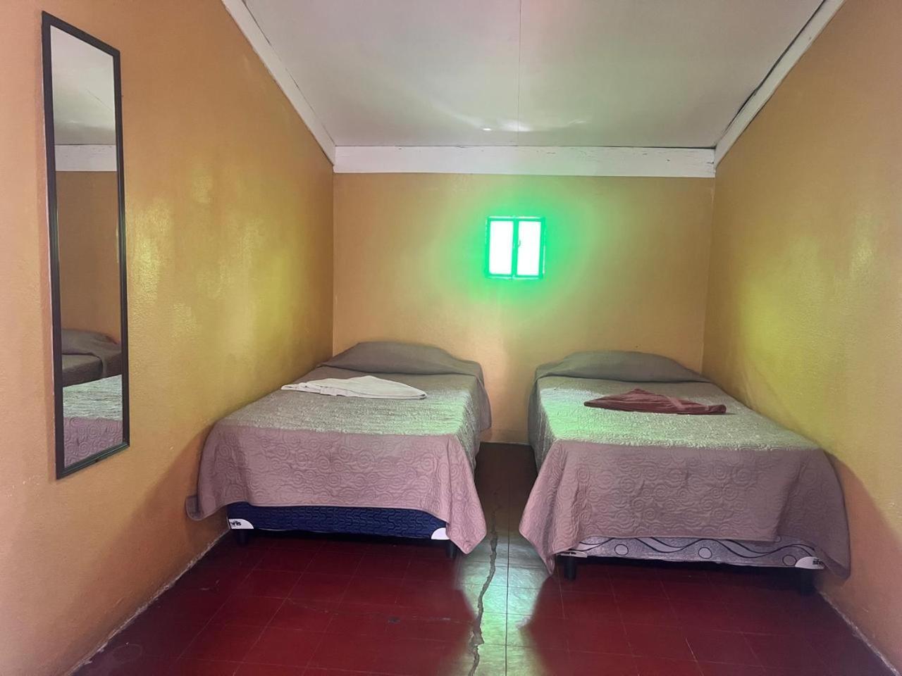 Hotel Alma Maya Antigua Exteriör bild