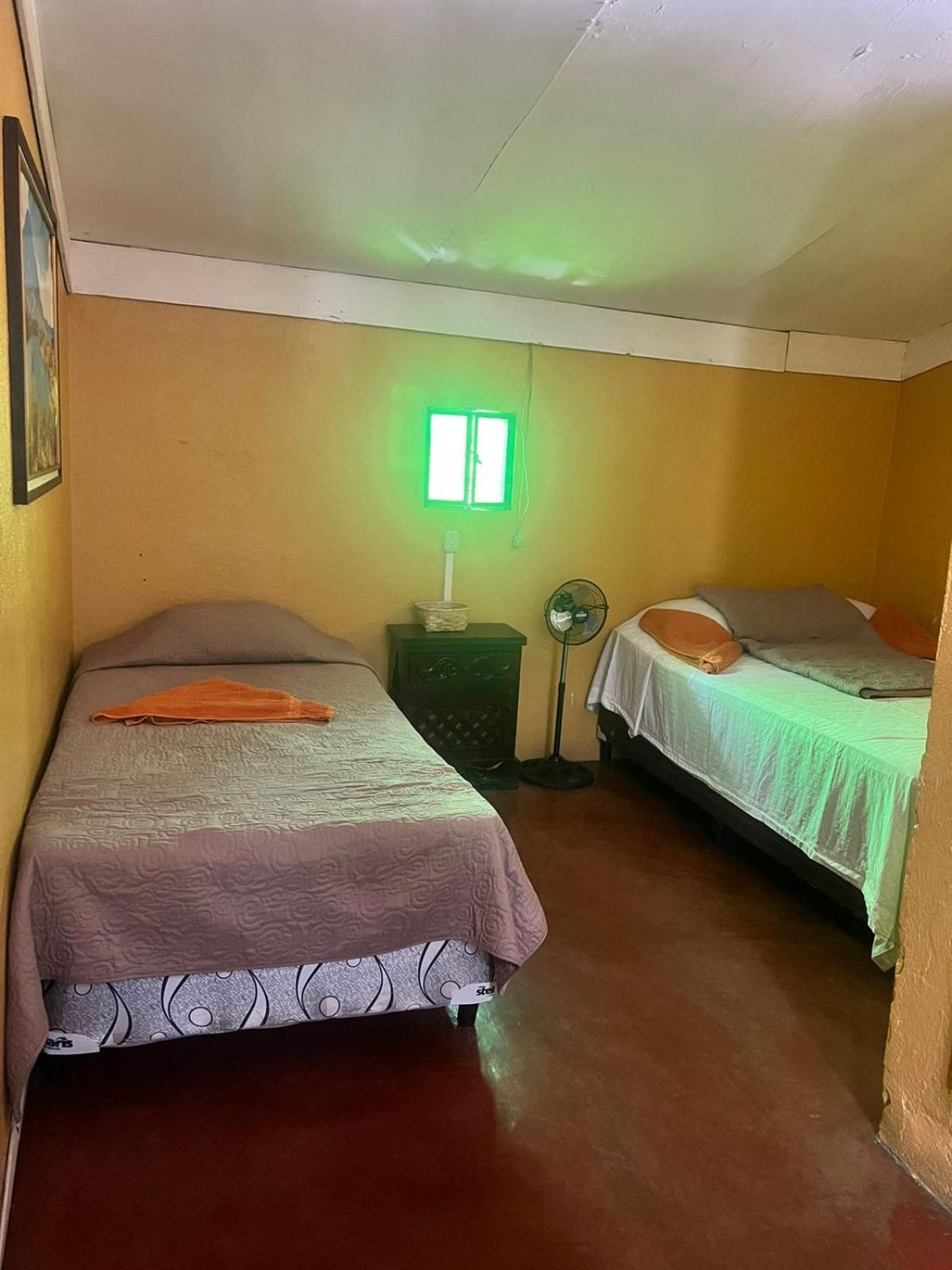 Hotel Alma Maya Antigua Exteriör bild