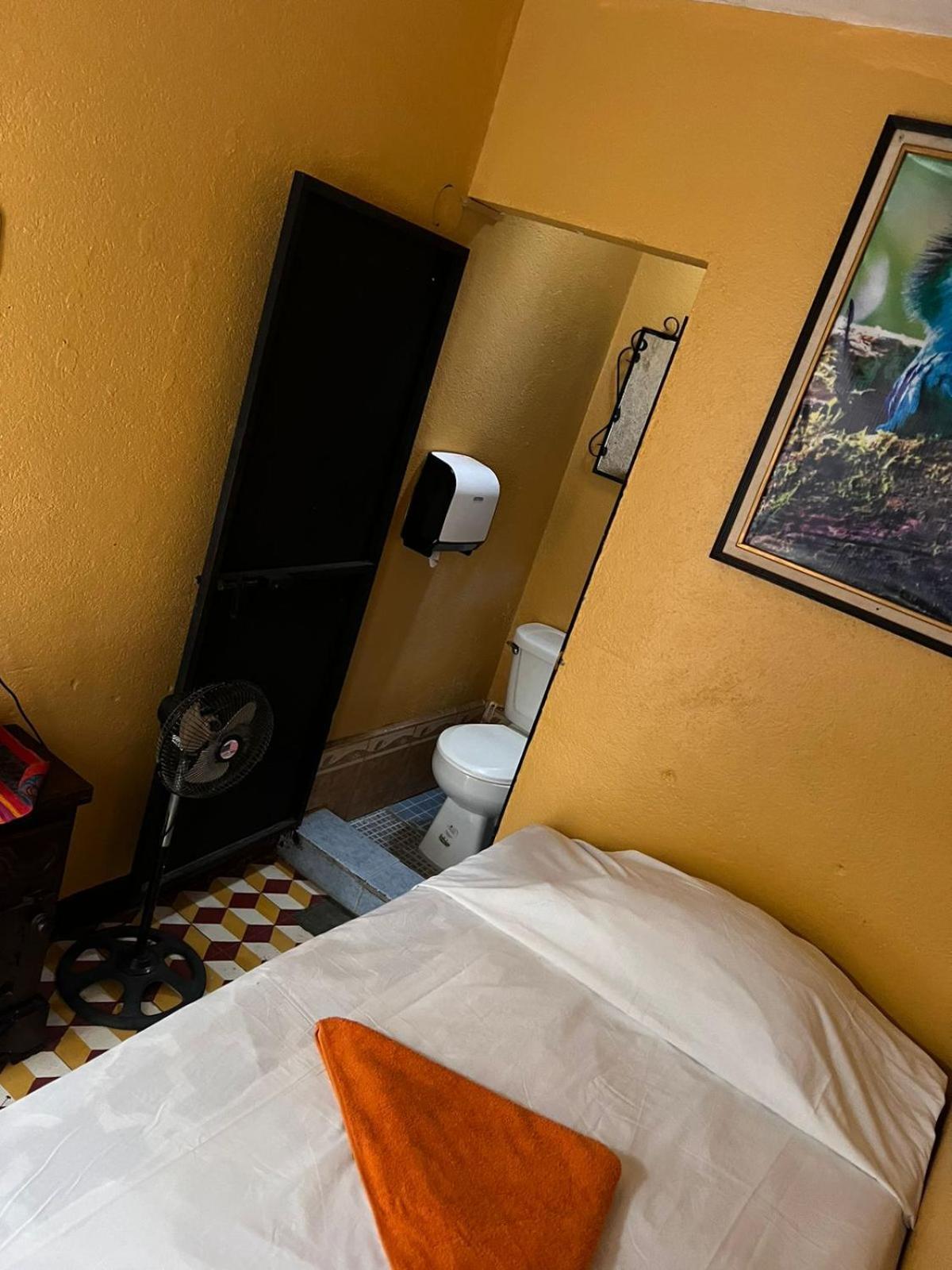 Hotel Alma Maya Antigua Exteriör bild