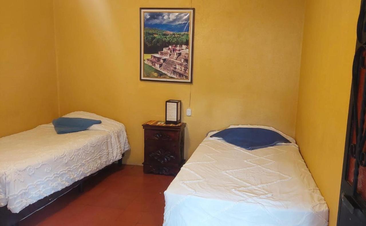 Hotel Alma Maya Antigua Exteriör bild