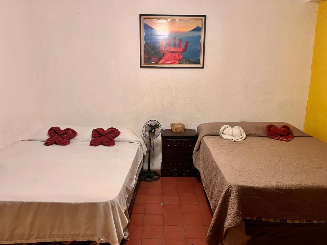 Hotel Alma Maya Antigua Exteriör bild