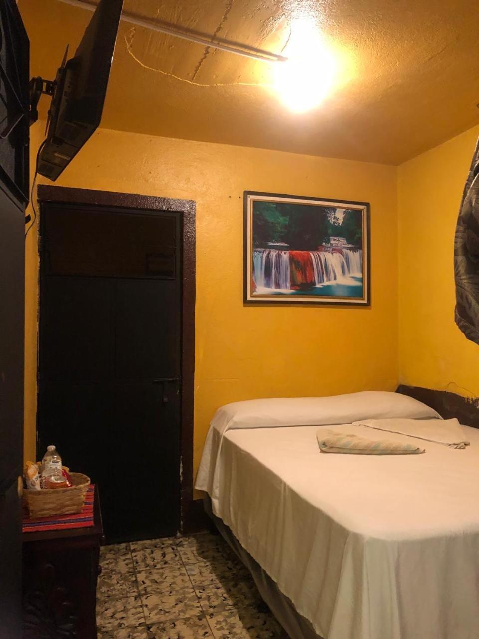 Hotel Alma Maya Antigua Exteriör bild