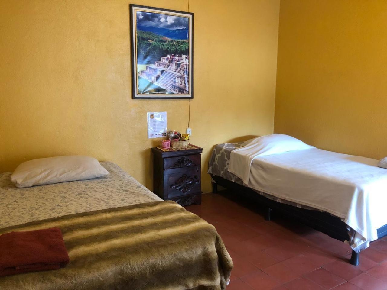 Hotel Alma Maya Antigua Exteriör bild