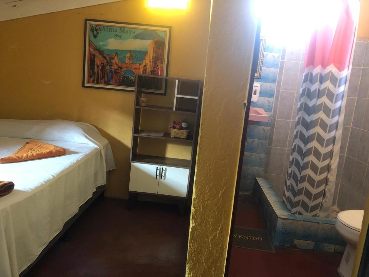 Hotel Alma Maya Antigua Exteriör bild